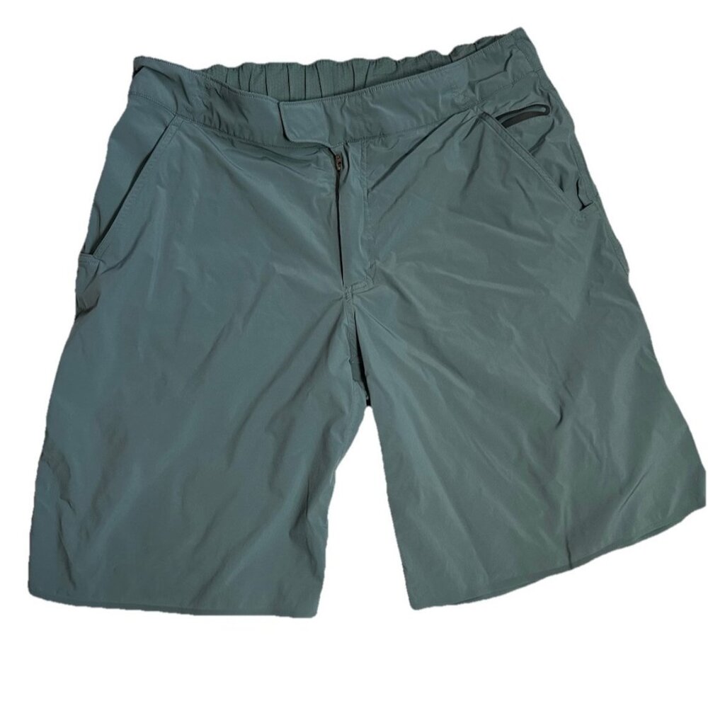 Lululemon 36 (Fit 36 In)  Stretch Elastic Flex Waist 11" Shorts